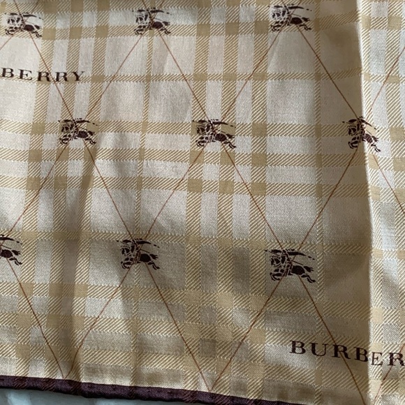 Burberry Checkered Scarf brandnew used store display #4 darker color in person - Picture 11 of 12